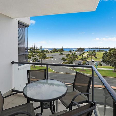 Aqualine Apartments On The Broadwater Gold Coast Buitenkant foto