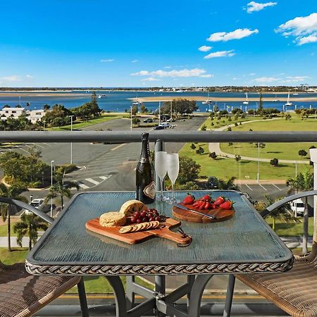 Aqualine Apartments On The Broadwater Gold Coast Buitenkant foto