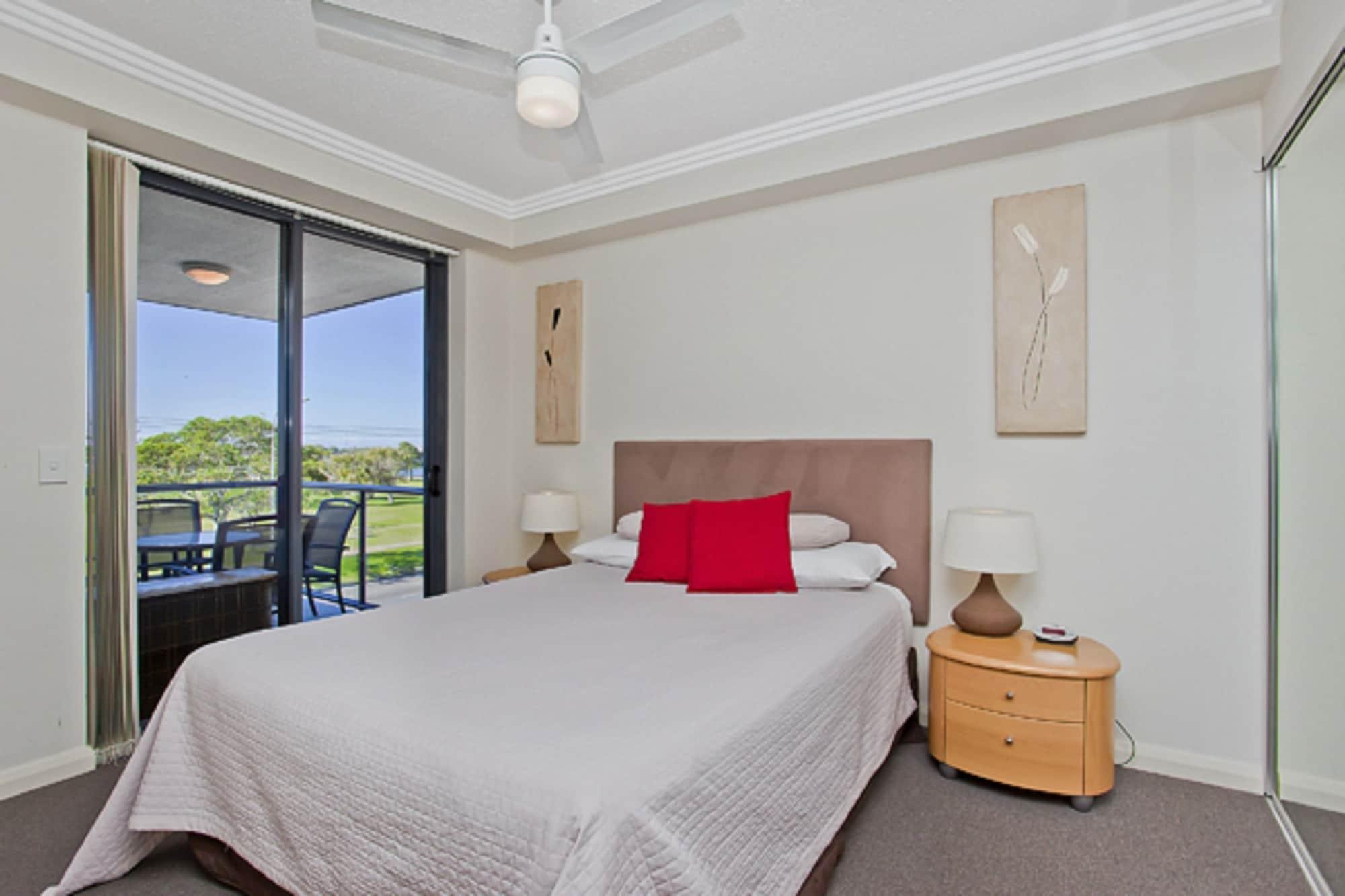 Aqualine Apartments On The Broadwater Gold Coast Buitenkant foto