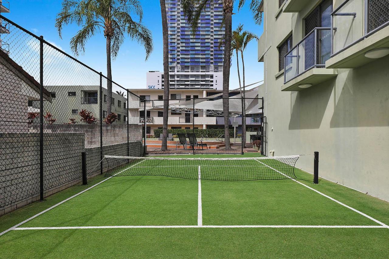 Aqualine Apartments On The Broadwater Gold Coast Buitenkant foto
