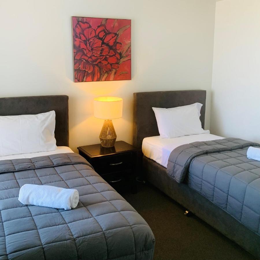 Aqualine Apartments On The Broadwater Gold Coast Buitenkant foto