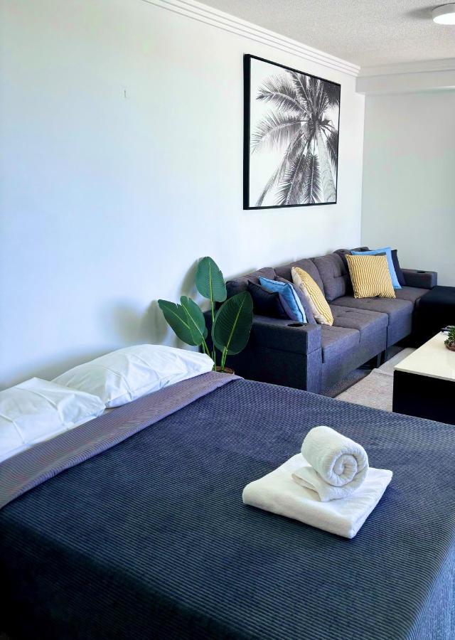Aqualine Apartments On The Broadwater Gold Coast Buitenkant foto