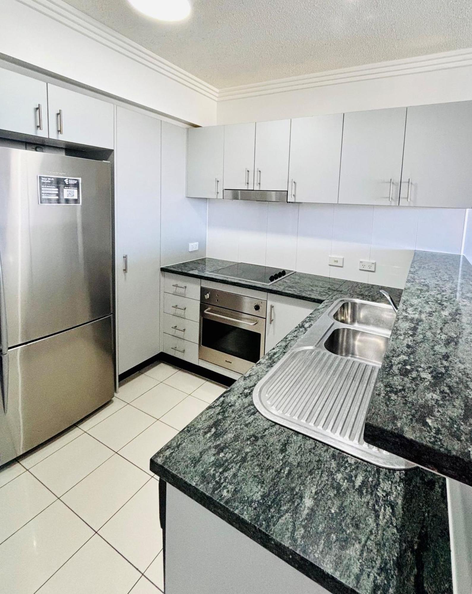 Aqualine Apartments On The Broadwater Gold Coast Buitenkant foto