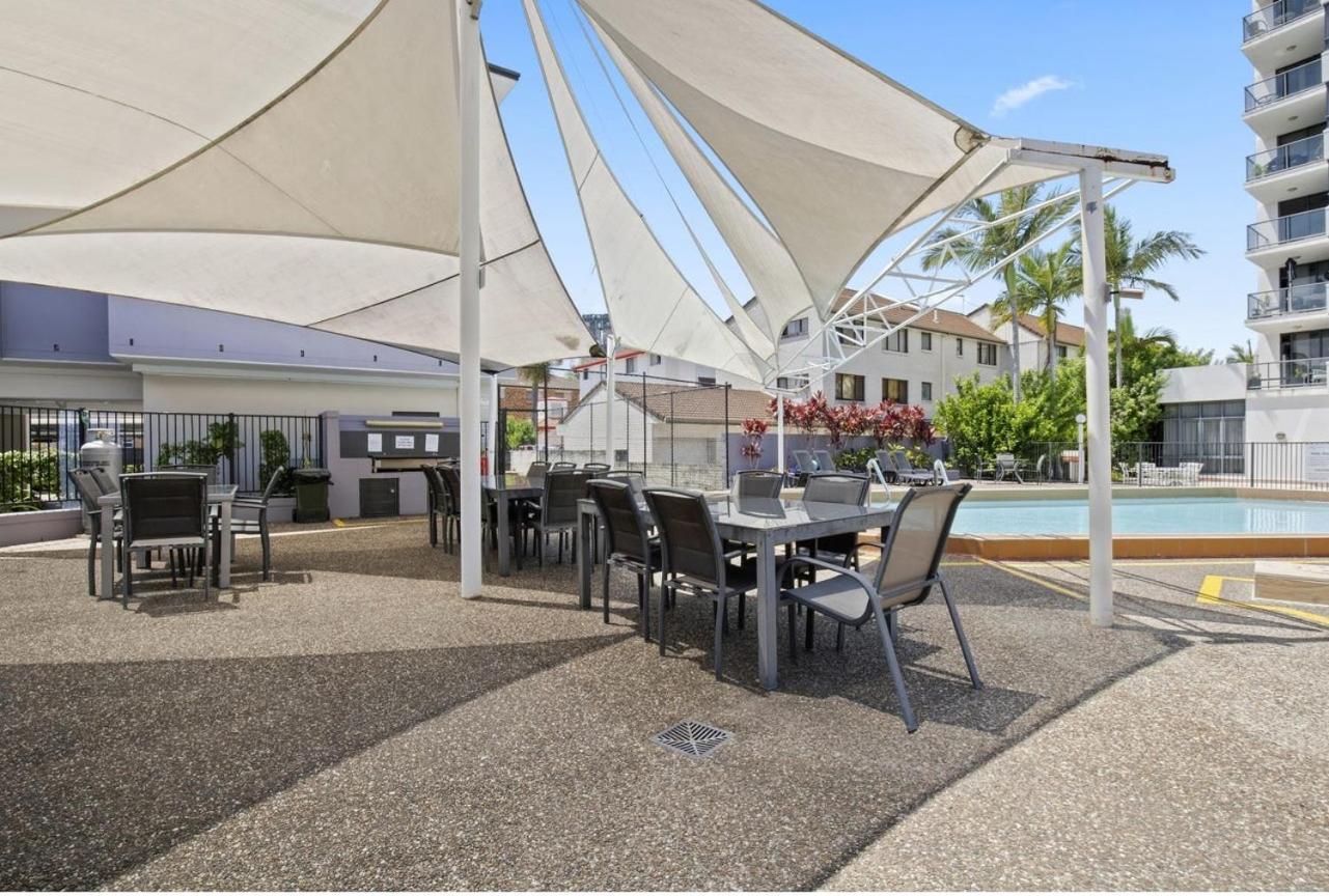 Aqualine Apartments On The Broadwater Gold Coast Buitenkant foto