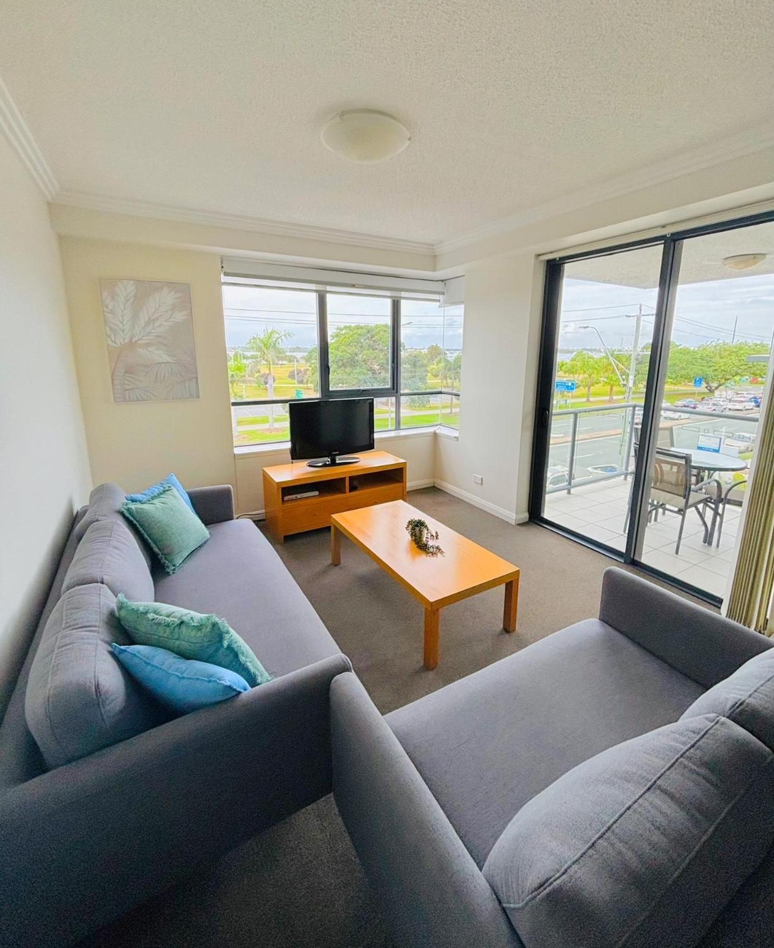 Aqualine Apartments On The Broadwater Gold Coast Buitenkant foto