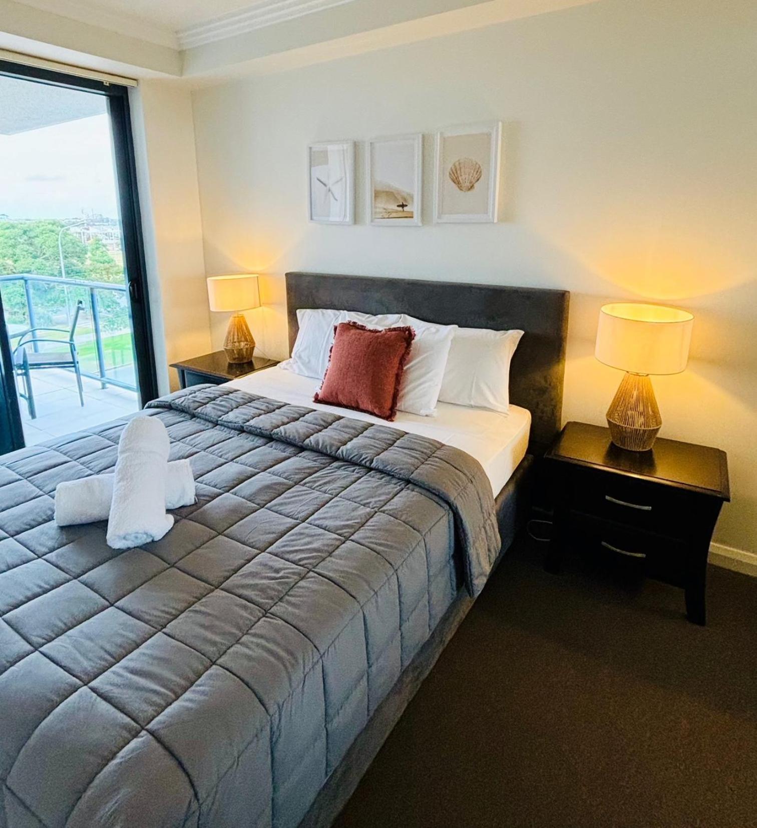Aqualine Apartments On The Broadwater Gold Coast Buitenkant foto