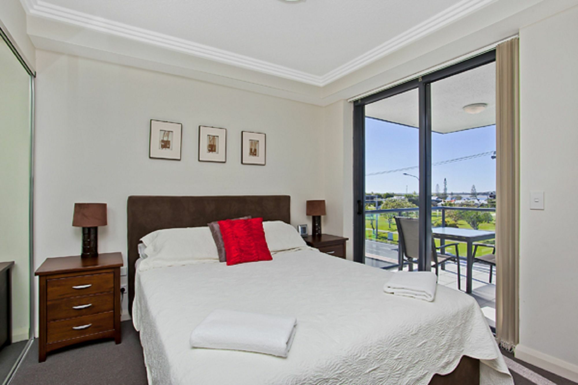 Aqualine Apartments On The Broadwater Gold Coast Buitenkant foto