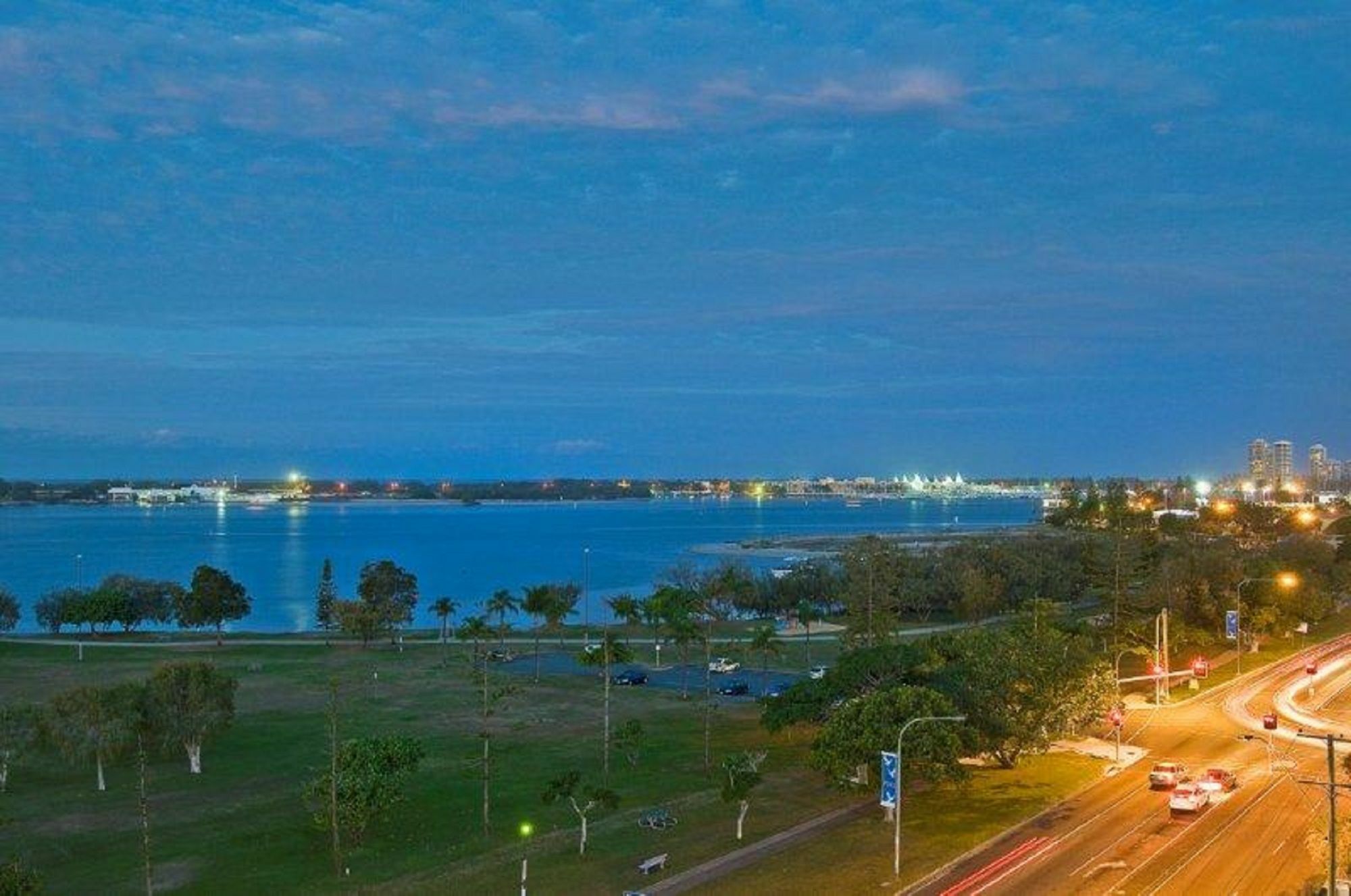 Aqualine Apartments On The Broadwater Gold Coast Buitenkant foto
